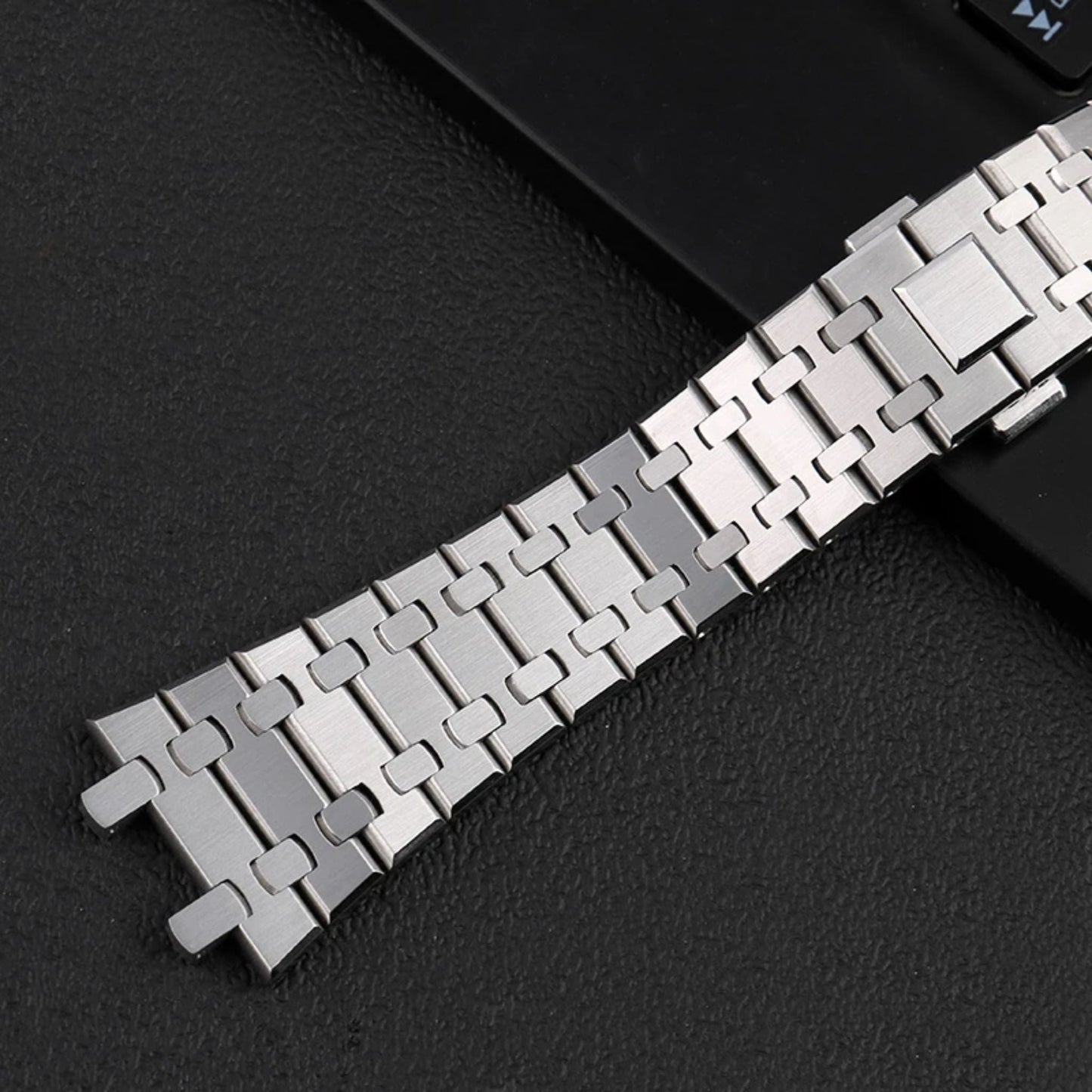 Stainless Steel Strap – 21mm / 26mm / 28mm – For Luxury Sport Watches – Silver | Wellstraps™ Wellstraps