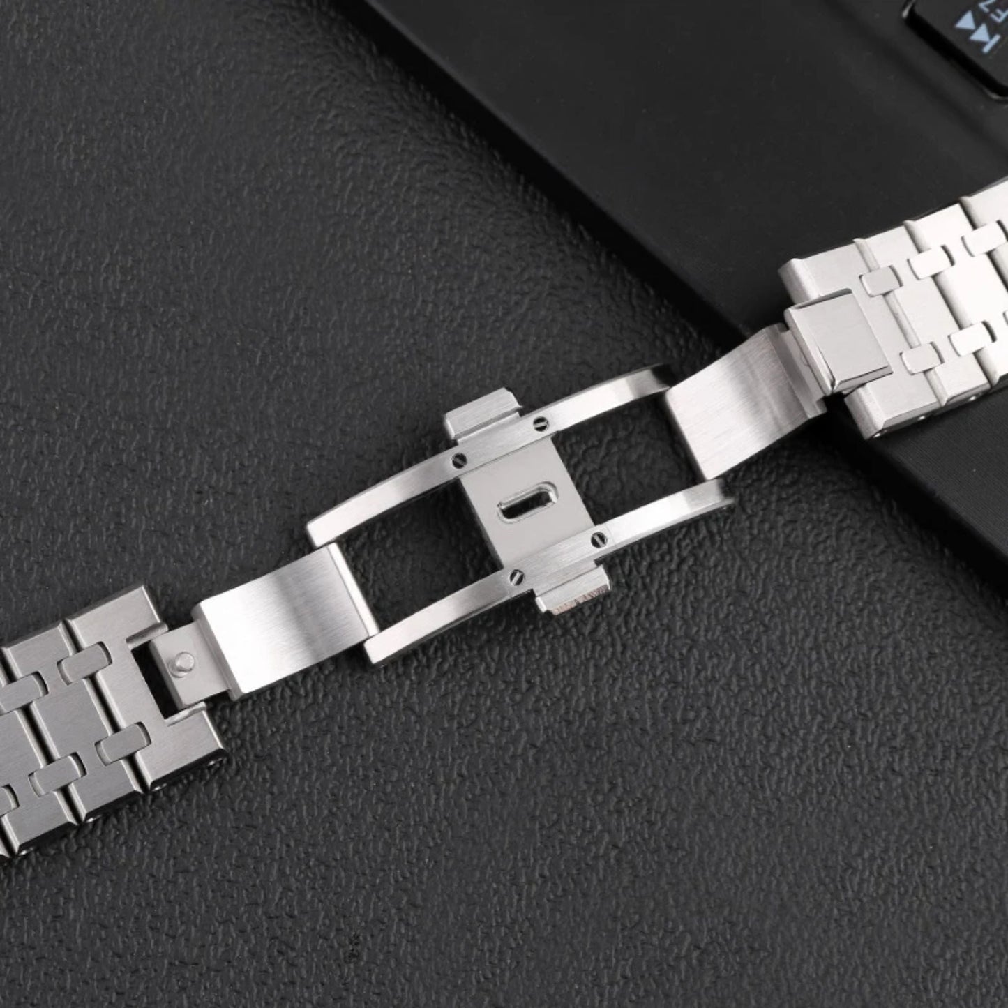 Stainless Steel Strap – 21mm / 26mm / 28mm – For Luxury Sport Watches – Silver | Wellstraps™ Wellstraps